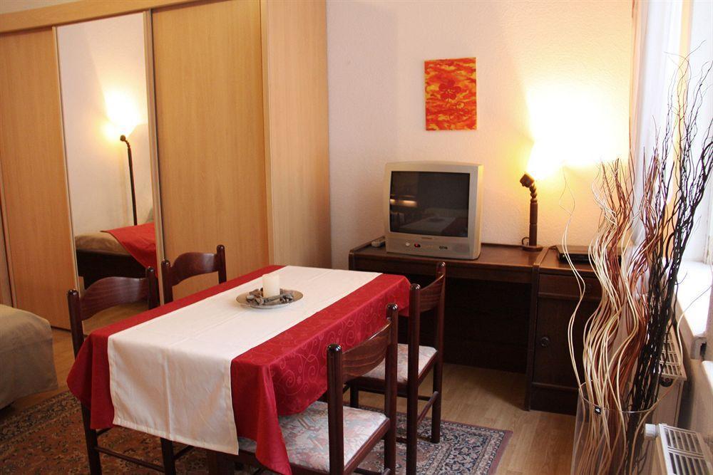 Checkvienna - Edelhof Apartments Luaran gambar