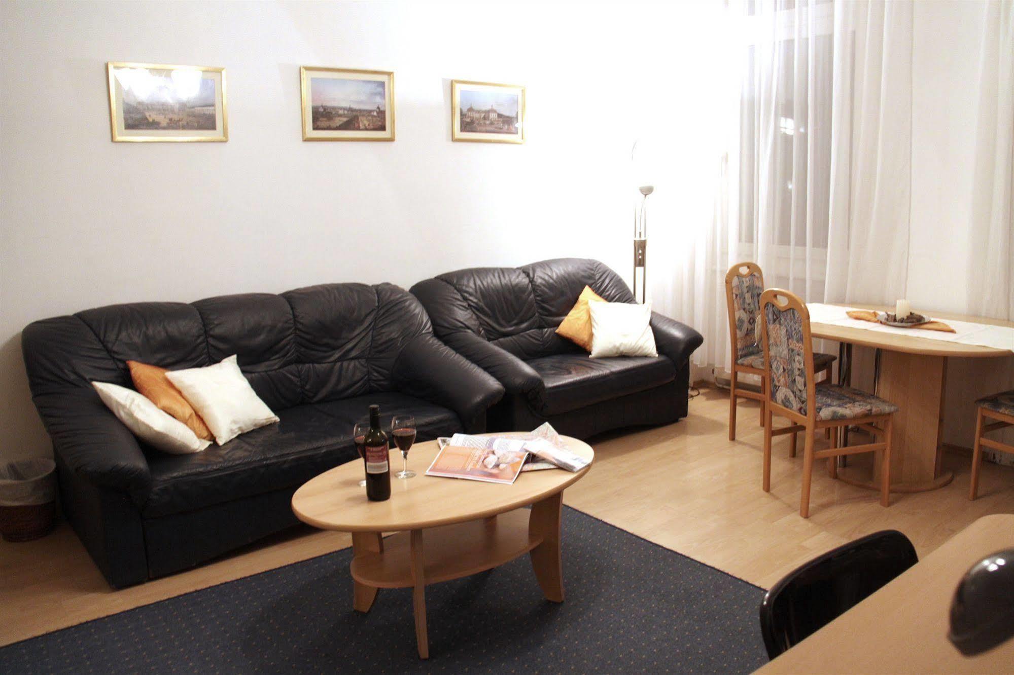 Checkvienna - Edelhof Apartments Luaran gambar