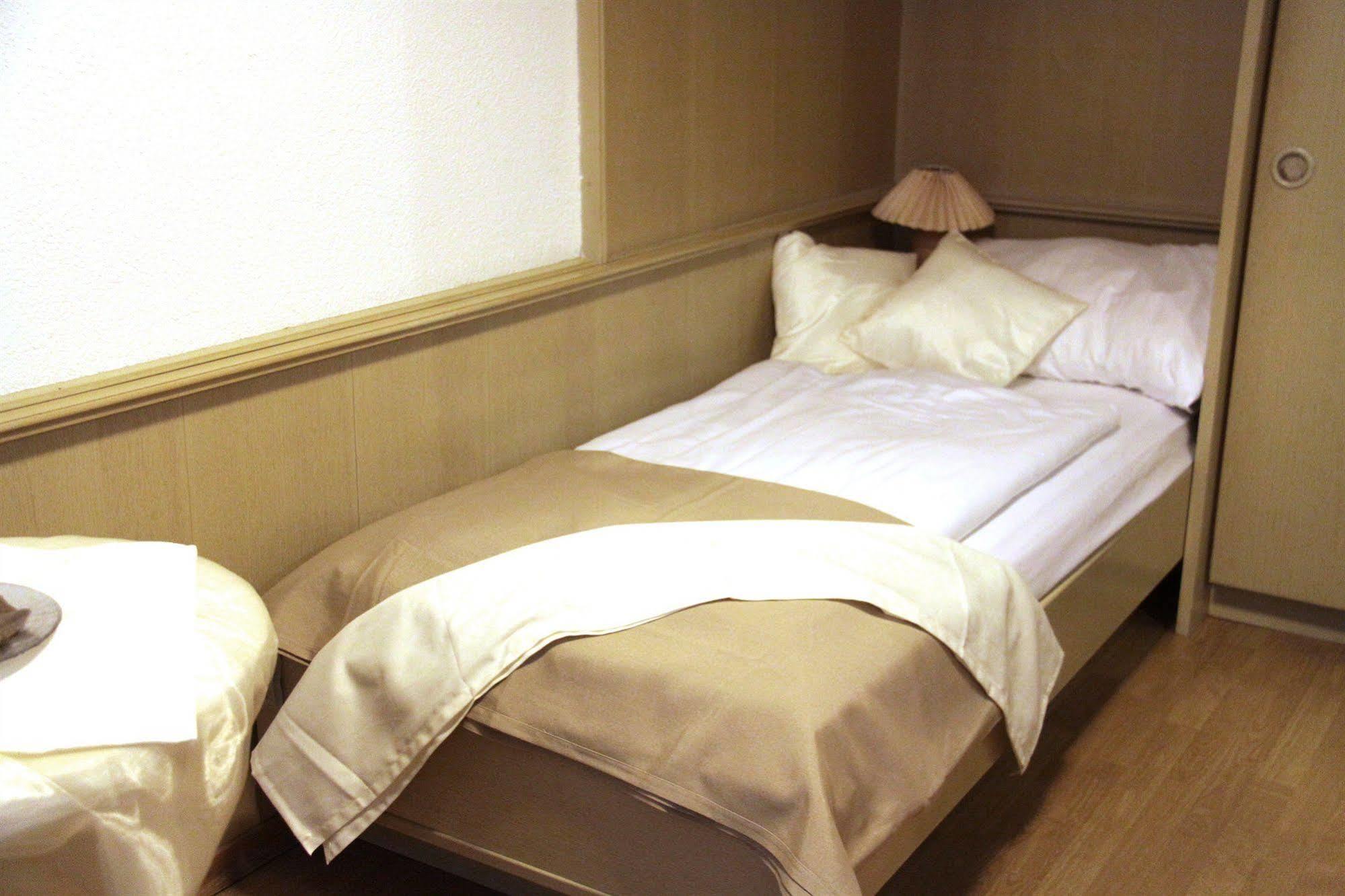 Checkvienna - Edelhof Apartments Luaran gambar